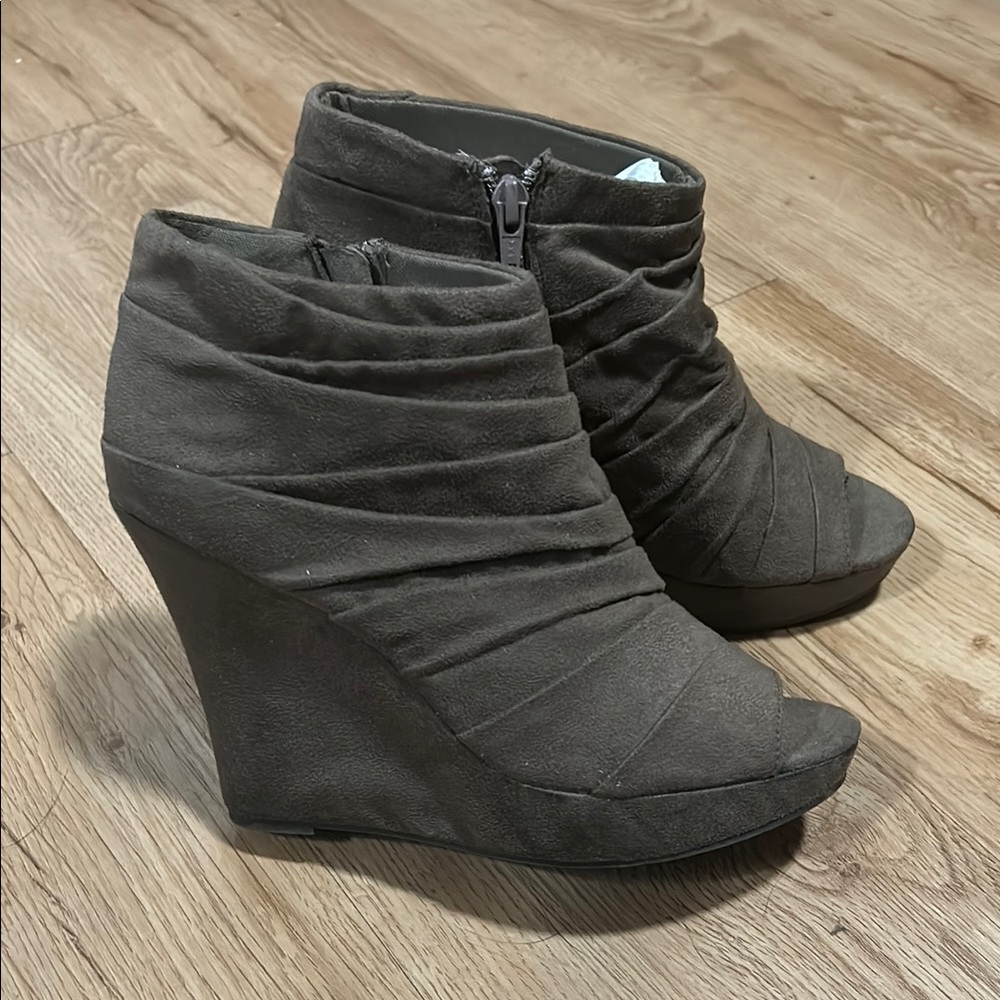 Stylish Gray Wedge Ankle Boots